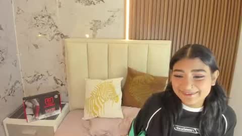 N I N A  online show from 07.04.26