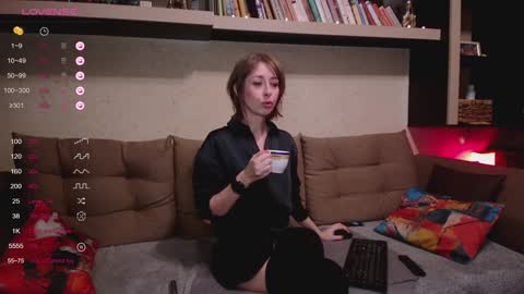 Snapshot of ninanovalicious chatting on 12.13.24 NinaNovalicious online show from 12.13.24