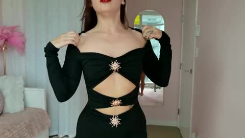 NinaOneil online show from 06.06.26