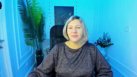 Snapshot of ninastarle chatting on 10.15.25 ninastarle online show from 10.15.25