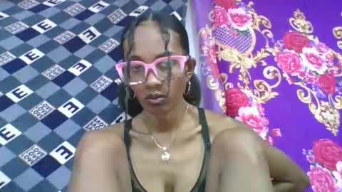 ninie246746 online show from 04.19.26