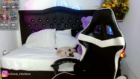 Snapshot of ninna_raven chatting on 04.23.26 Ninna online show from 04.23.26