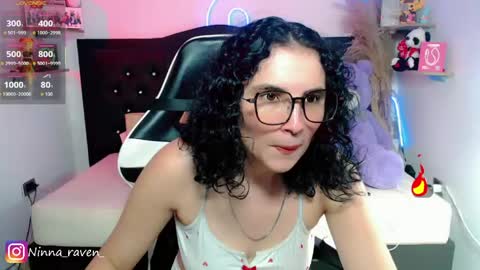 Snapshot of ninna_raven chatting on 05.28.26 Ninna online show from 05.28.26