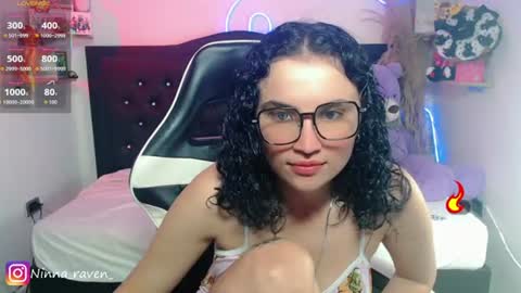 Snapshot of ninna_raven chatting on 06.11.26 Ninna online show from 06.11.26