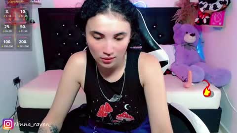 Snapshot of ninna_raven chatting on 06.22.26 Ninna online show from 06.22.26