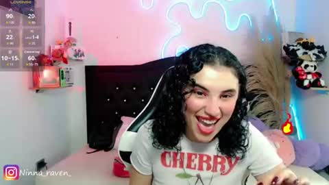 Snapshot of ninna_raven chatting on 07.18.26 Ninna online show from 07.18.26