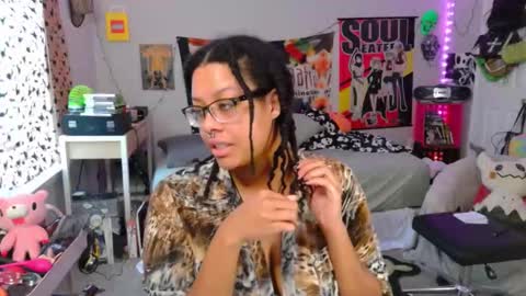 Snapshot of nintendhoe_ chatting on 10.01.25 kiwi online show from 10.01.25
