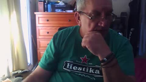 Snapshot of nionios67 chatting on 10.17.25 Dennis online show from 10.17.25