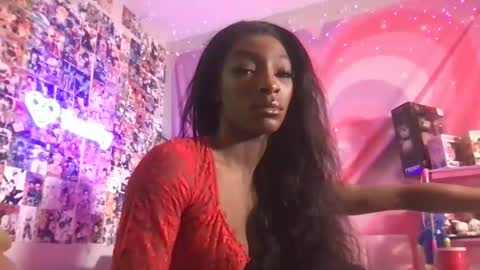 Snapshot of niviawolfe chatting on 12.15.24 NIVIA WOLFE online show from 12.15.24