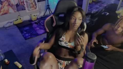 Snapshot of niviawolfe chatting on 09.23.25 NIVIA WOLFE online show from 09.23.25