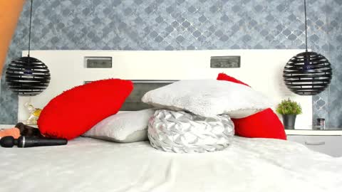 Snapshot of noabrowm chatting on 01.27.25 noah online show from 01.27.25