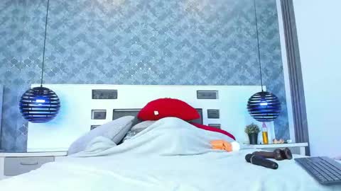 Snapshot of noabrowm chatting on 02.07.25 noah online show from 02.07.25