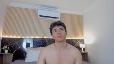 Snapshot of noah_7_ chatting on 12.03.25 Noah online show from 12.03.25