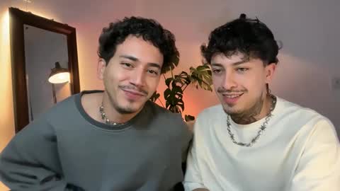Snapshot of noah_and_steven chatting on 05.02.26 noah_and_steven online show from 05.02.26