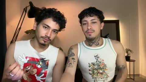 Snapshot of noah_and_steven chatting on 05.25.26 noah_and_steven online show from 05.25.26