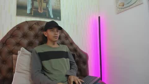 Snapshot of noah_blake0 chatting on 09.18.25 Noah Blake online show from 09.18.25