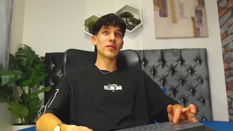 Noah Brigth online show from 12.13.24