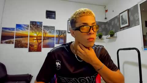 noah_flynn1 online show from 11.07.25