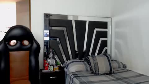 Noah Harris01 online show from 11.06.25