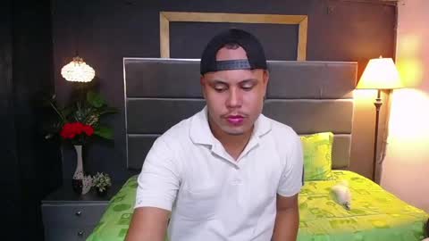 Snapshot of noah_oliver1 chatting on 05.18.26 NOAH online show from 05.18.26