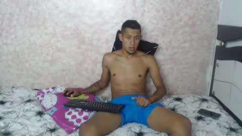 Snapshot of noah_roberts_ chatting on 01.11.25 Noah online show from 01.11.25