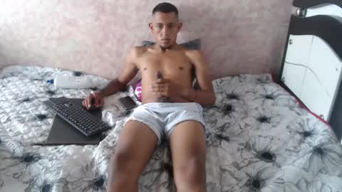 Snapshot of noah_roberts_ chatting on 01.19.25 Noah online show from 01.19.25