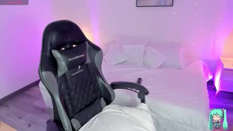 Snapshot of noahcryptic chatting on 09.08.25 Noah  online show from 09.08.25