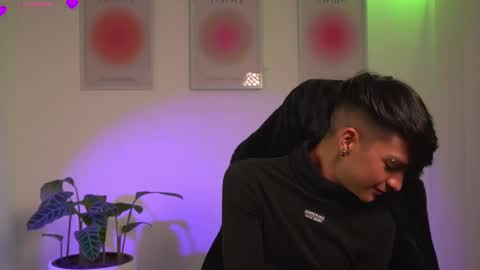 Snapshot of noahh_th03 chatting on 03.02.25 Noah online show from 03.02.25