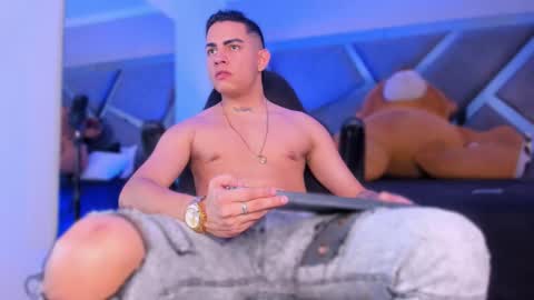 Welcome to Noah room online show from 03.20.26