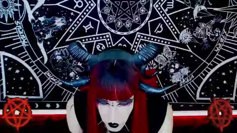 Snapshot of noamy_666 chatting on 12.17.24 caroline online show from 12.17.24