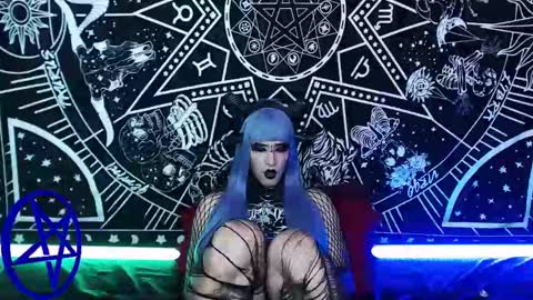 Snapshot of noamy_666 chatting on 12.21.24 caroline online show from 12.21.24