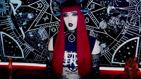 Snapshot of noamy_666 chatting on 01.25.25 caroline online show from 01.25.25