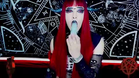 Snapshot of noamy_666 chatting on 01.25.25 caroline online show from 01.25.25