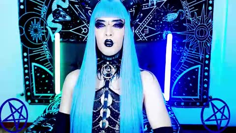 Snapshot of noamy_666 chatting on 02.10.25 caroline online show from 02.10.25