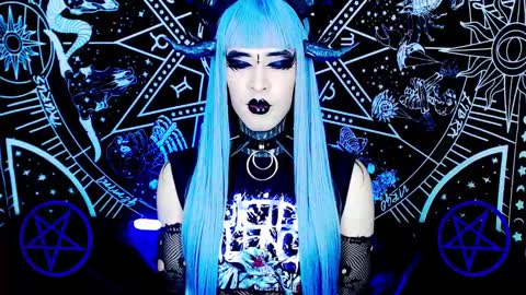 Snapshot of noamy_666 chatting on 02.26.25 caroline online show from 02.26.25