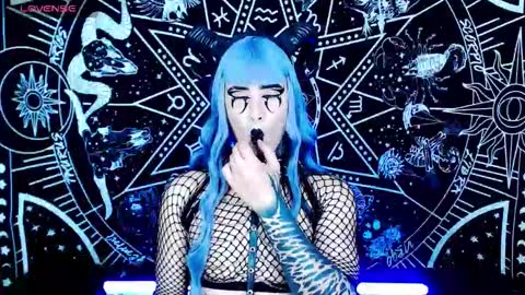 Snapshot of noamy_666 chatting on 10.09.25 caroline online show from 10.09.25