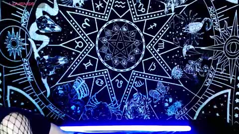 Snapshot of noamy_666 chatting on 10.13.25 caroline online show from 10.13.25