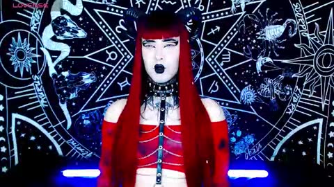 Snapshot of noamy_666 chatting on 10.14.25 caroline online show from 10.14.25