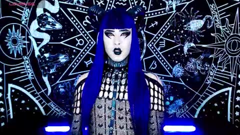 Snapshot of noamy_666 chatting on 10.15.25 caroline online show from 10.15.25