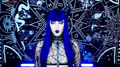 Snapshot of noamy_666 chatting on 10.16.25 caroline online show from 10.16.25