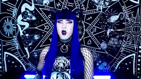 Snapshot of noamy_666 chatting on 11.11.25 caroline online show from 11.11.25