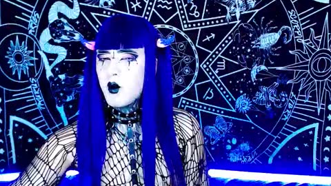 Snapshot of noamy_666 chatting on 12.22.25 caroline online show from 12.22.25