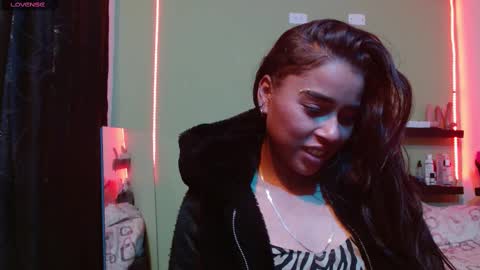 Noha Thomson online show from 02.27.25