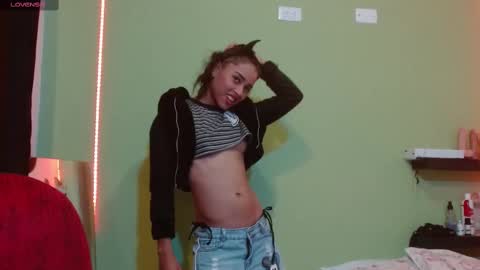 Noha Thomson online show from 03.06.25