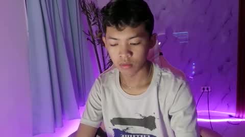 Snapshot of noi_maco chatting on 04.12.26 noi_maco online show from 04.12.26