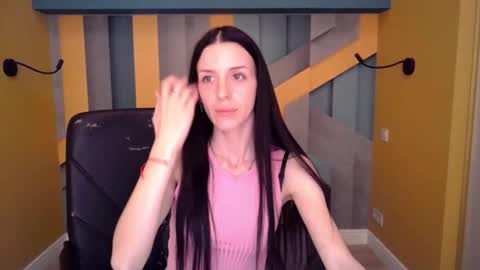 Snapshot of noirdiva chatting on 04.22.26 NoirDiva online show from 04.22.26