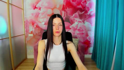 Snapshot of noirdiva chatting on 05.05.26 NoirDiva online show from 05.05.26