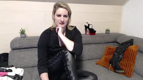 Snapshot of nora_noxx chatting on 04.03.26 NoraNoxx online show from 04.03.26