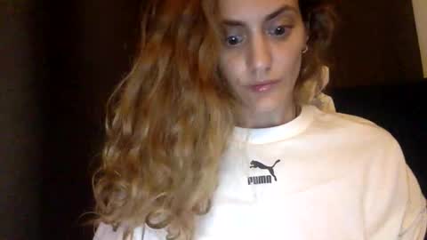 Snapshot of norablues chatting on 09.17.25 norablues online show from 09.17.25