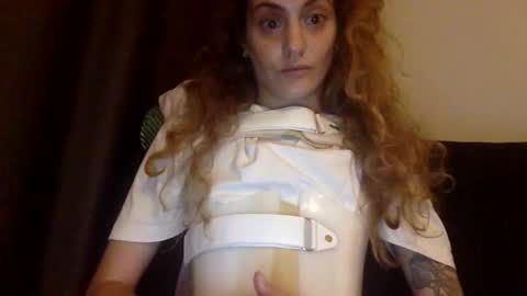 Snapshot of norablues chatting on 10.12.25 norablues online show from 10.12.25